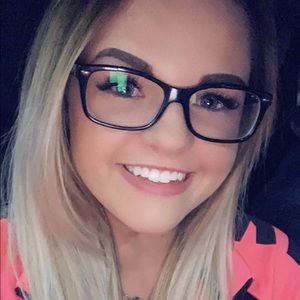 Meet your Posher, Kelsey